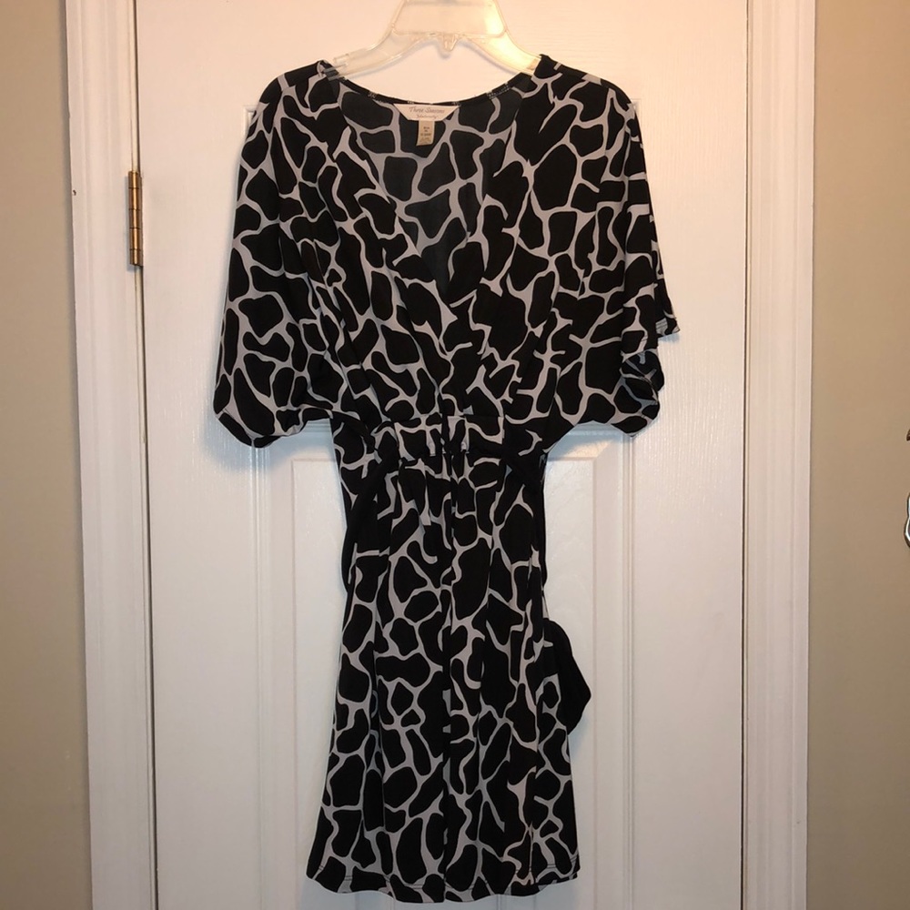XL giraffe print maternity blouse